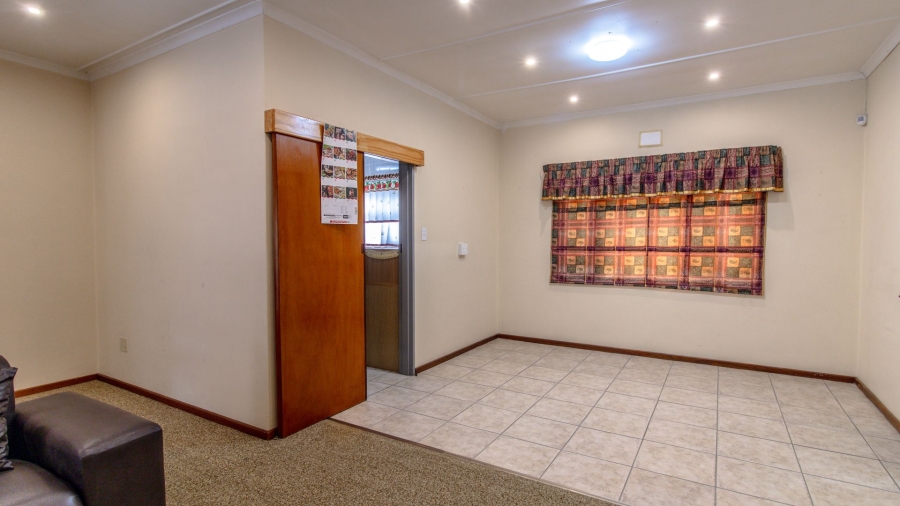 5 Bedroom Property for Sale in Lamberts Bay Western Cape